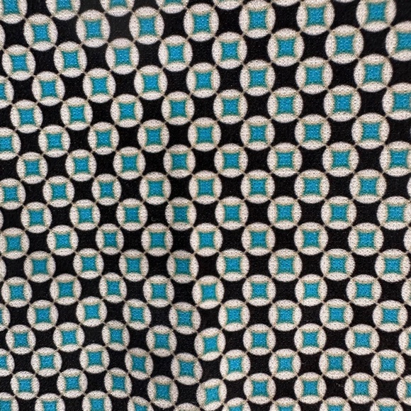 EP Pro Bermuda Shorts with Structured Fit - Picture 3 of 9